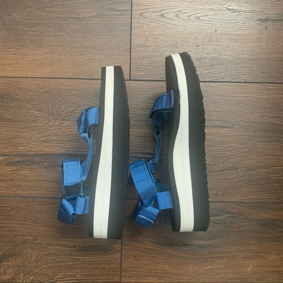 Teva Platforms Sandals Size 7 - Picture 7 of 12